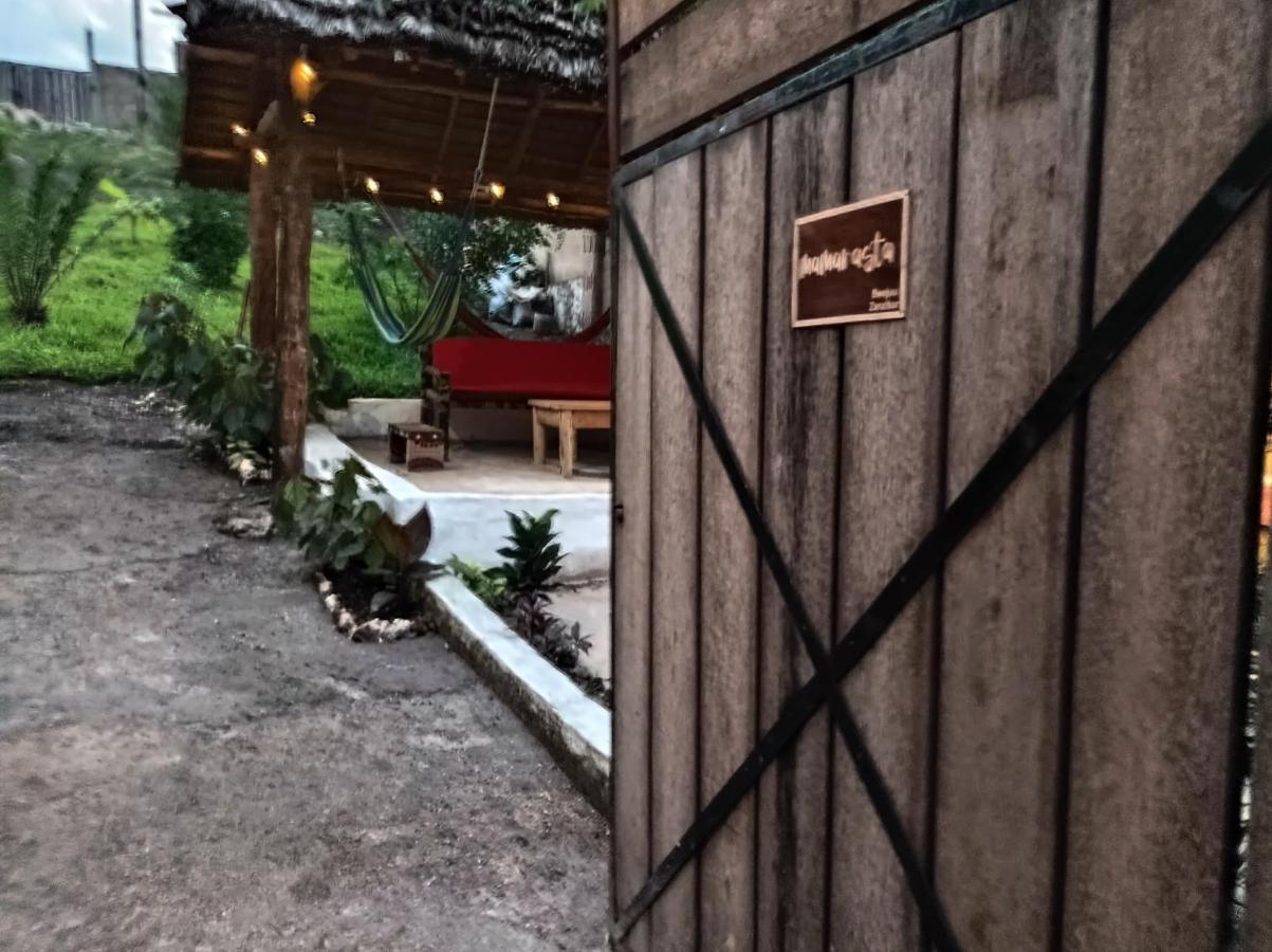 Mamarasta Bed & Breakfast Bwejuu Exterior foto
