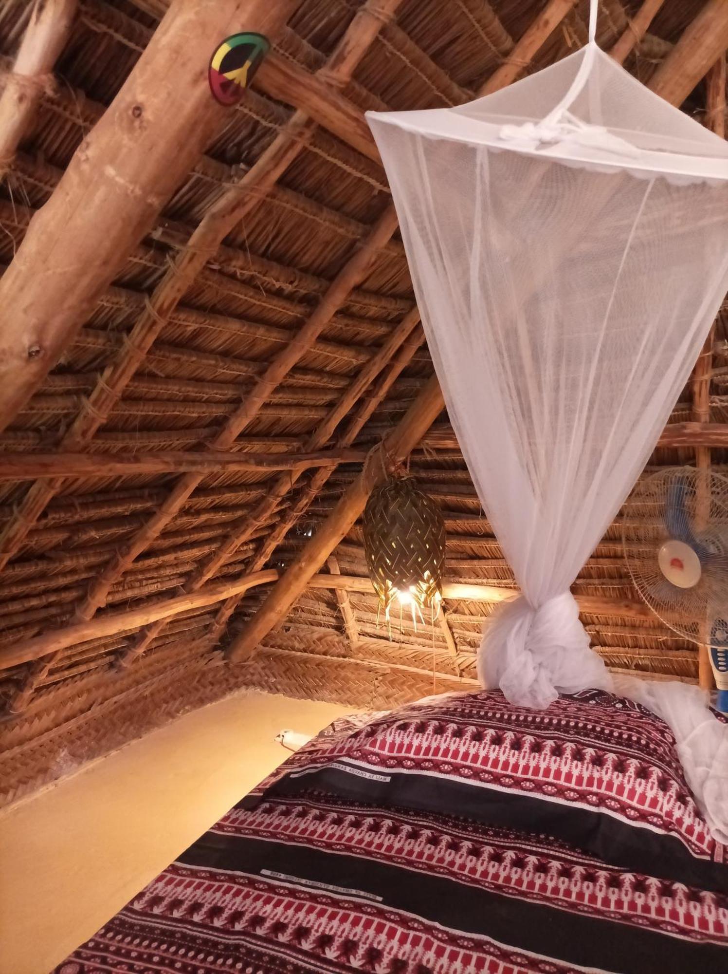 Mamarasta Bed & Breakfast Bwejuu Exterior foto