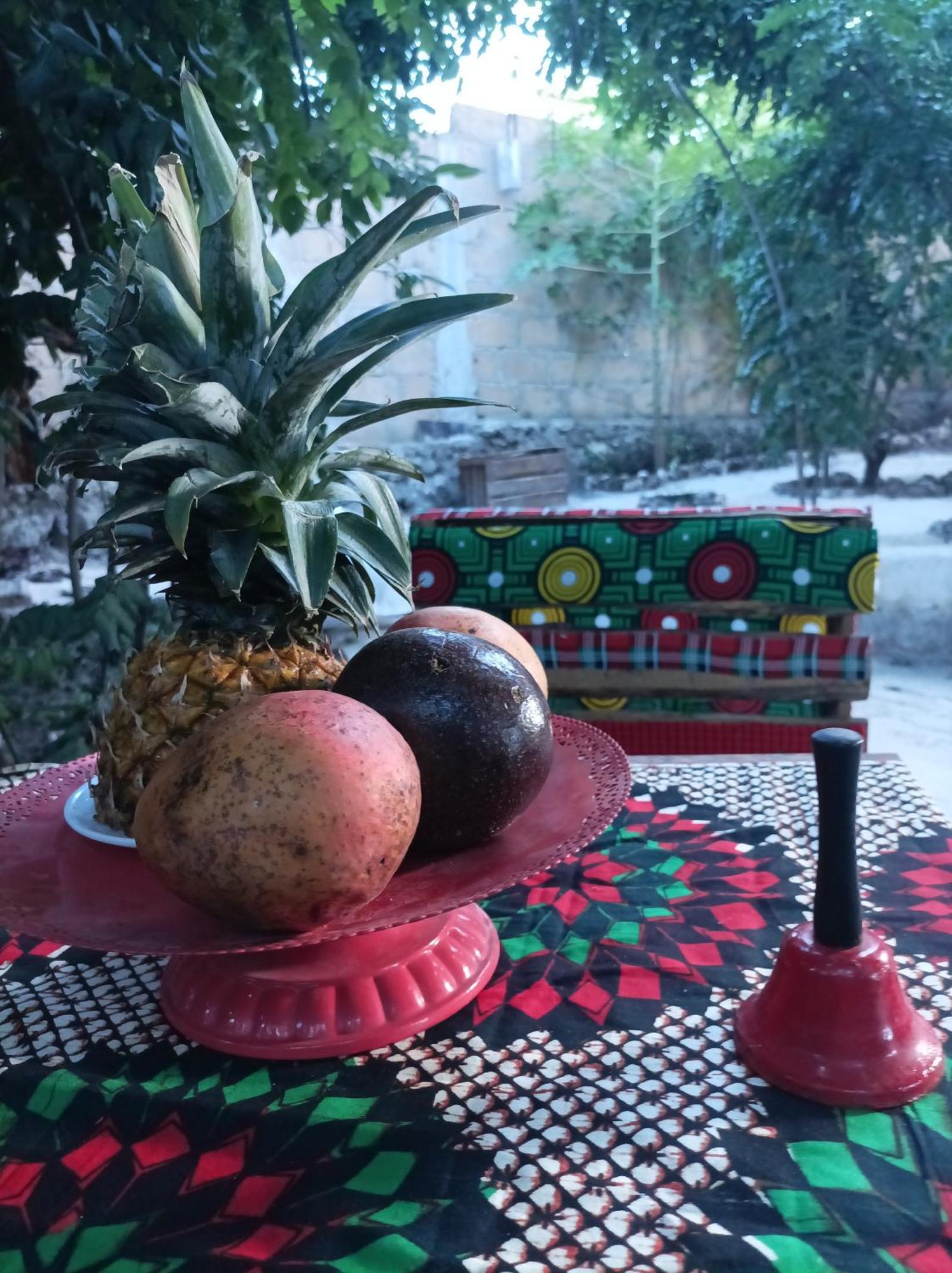 Mamarasta Bed & Breakfast Bwejuu Exterior foto