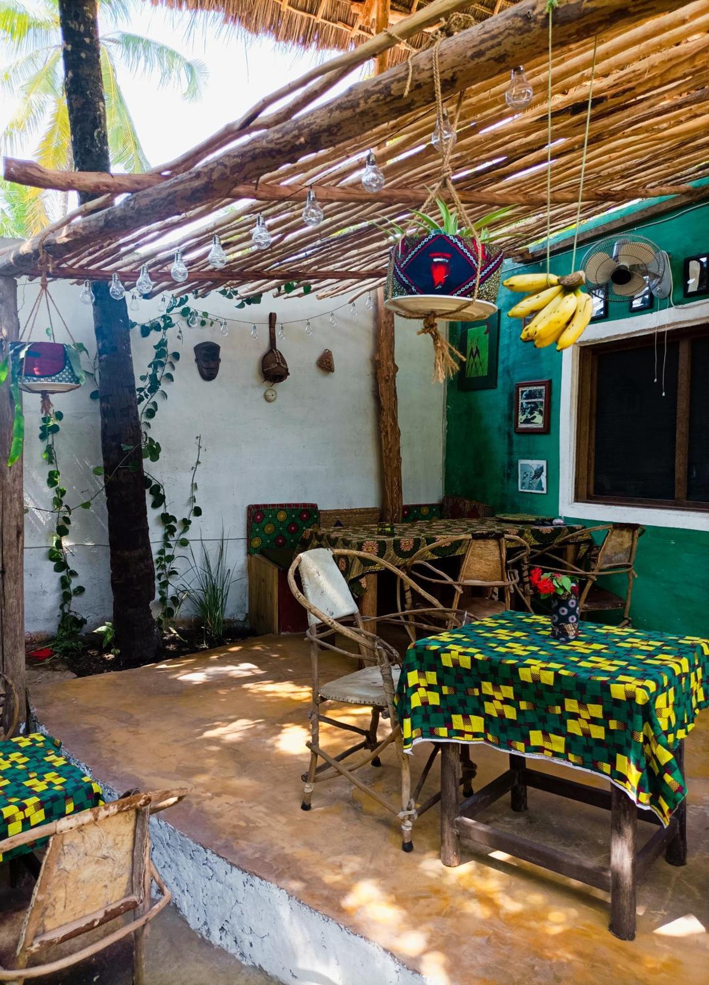 Mamarasta Bed & Breakfast Bwejuu Exterior foto