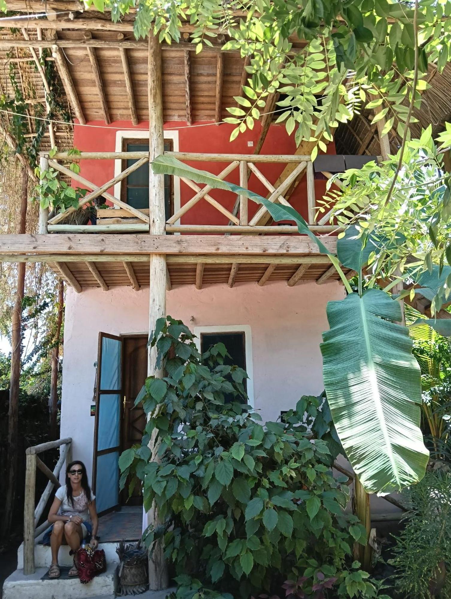 Mamarasta Bed & Breakfast Bwejuu Exterior foto